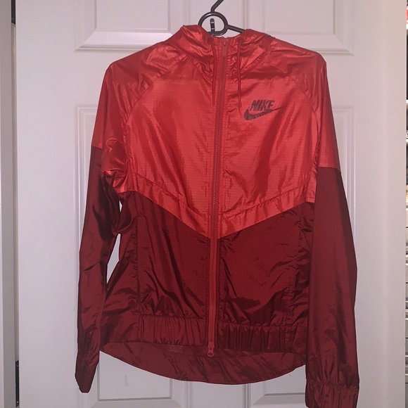 Red Nike windbreaker - Picture 1 of 1